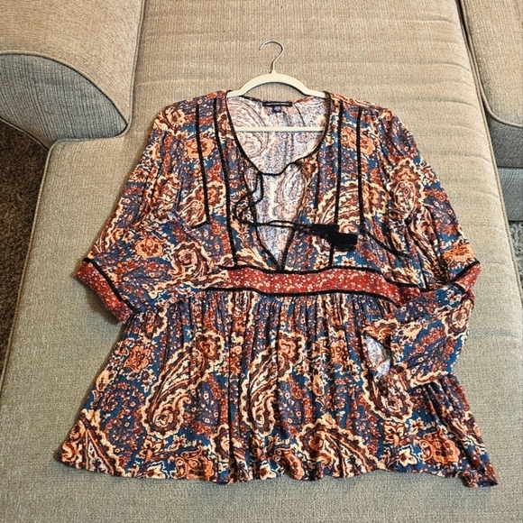 American Eagle Boho Festive Pattern Casual Oversized Top Blouse Size Medium - Picture 1 of 6